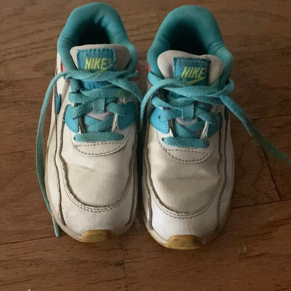 Nike Air Max Youth shoe size 10C‎